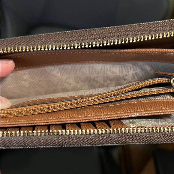 Michael Kors Dark Brown Wallet / Wristlet - Picture 9 of 9